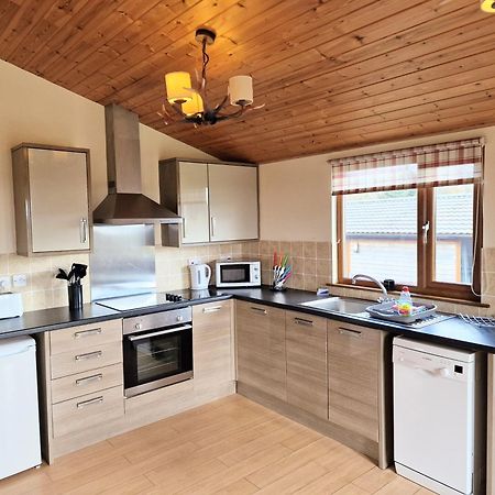 Kelty Lomond 5 With Private Hot Tub - Fife - Loch Leven - Lomond Hills - Pet Friendlyヴィラ エクステリア 写真