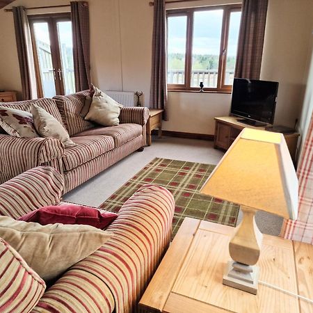 Kelty Lomond 5 With Private Hot Tub - Fife - Loch Leven - Lomond Hills - Pet Friendlyヴィラ エクステリア 写真