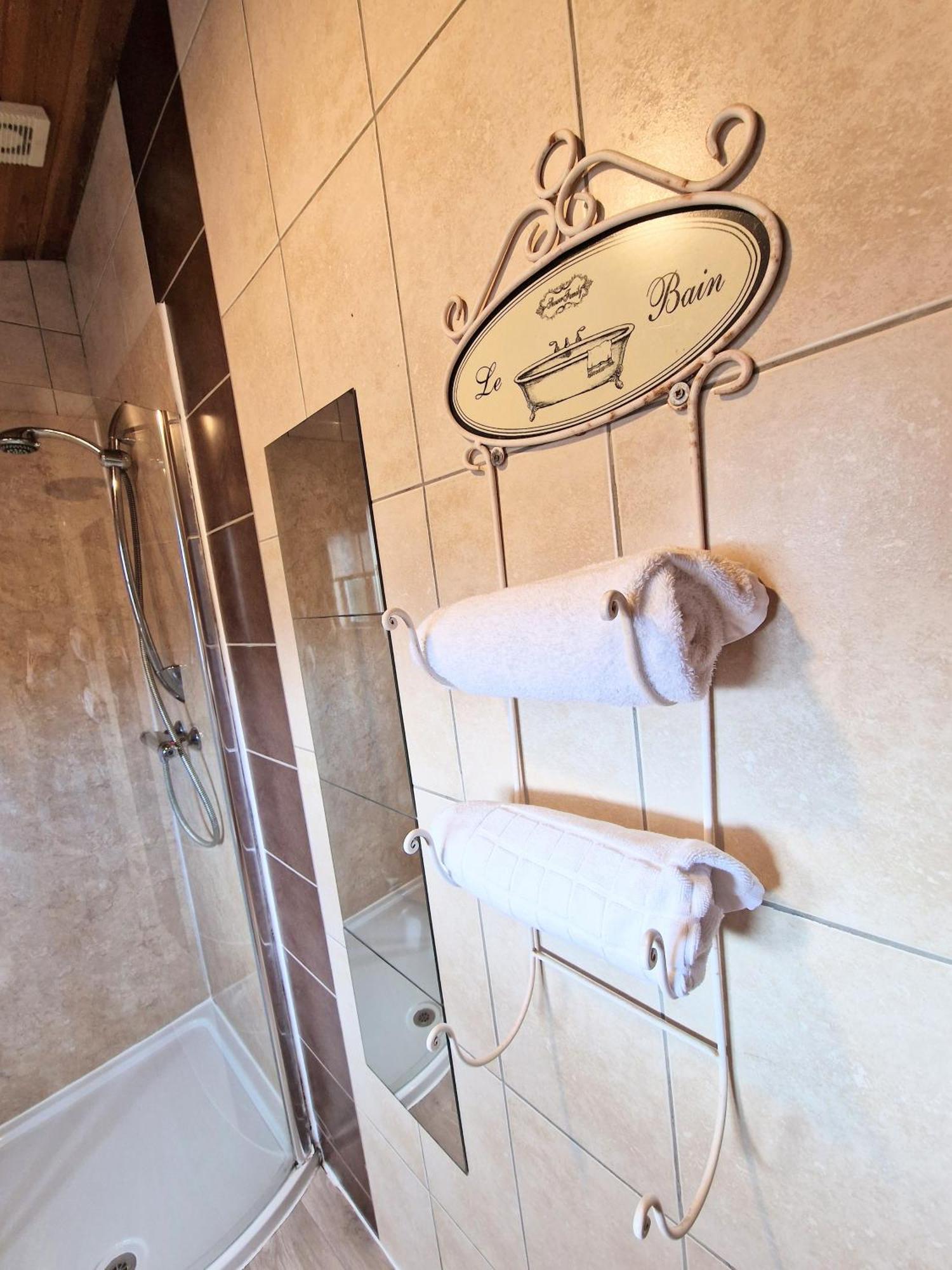 Kelty Lomond 5 With Private Hot Tub - Fife - Loch Leven - Lomond Hills - Pet Friendlyヴィラ エクステリア 写真