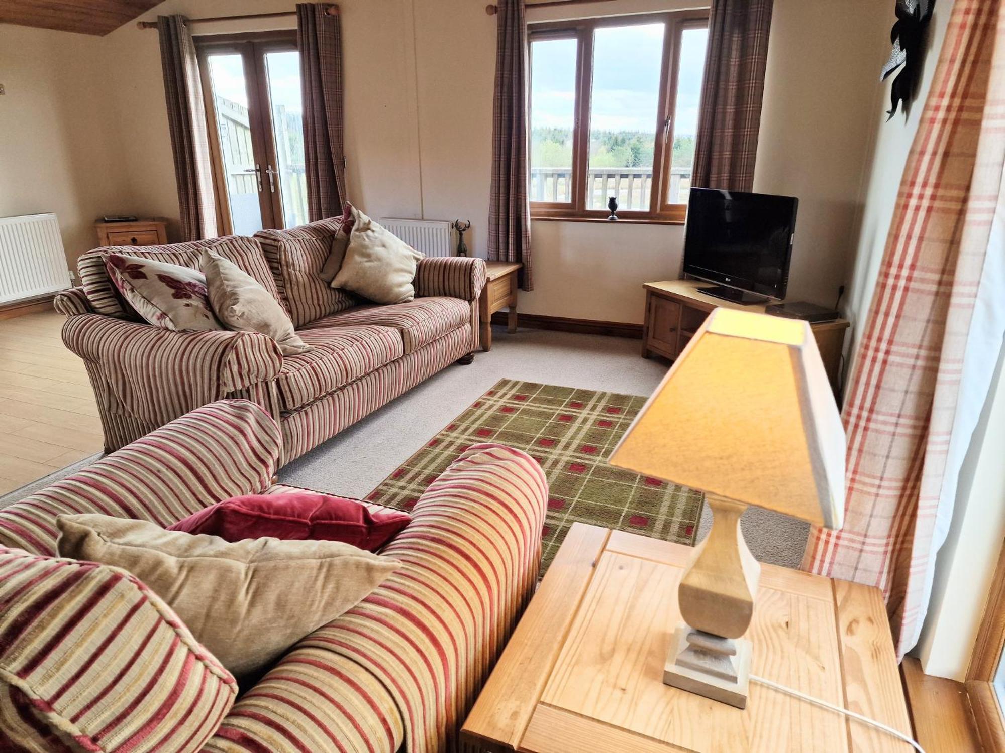 Kelty Lomond 5 With Private Hot Tub - Fife - Loch Leven - Lomond Hills - Pet Friendlyヴィラ エクステリア 写真