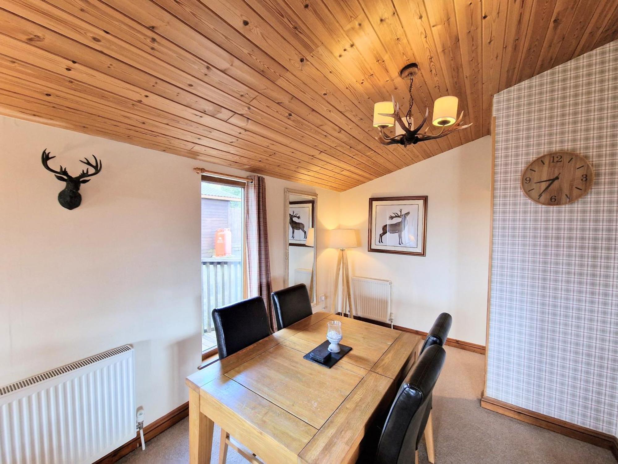 Kelty Lomond 5 With Private Hot Tub - Fife - Loch Leven - Lomond Hills - Pet Friendlyヴィラ エクステリア 写真